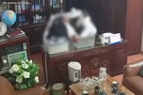 Người đàn ông 'thân mật' với nhiều phụ nữ là Chủ tịch HĐQT Trường Tô Hiến Thành