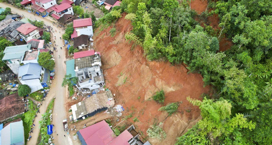 Sạt lở đất nghiêm trọng, Thái Nguyên di dời khẩn cấp 5 hộ dân