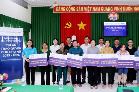 Hỗ trợ tài chính hướng đến giúp phụ nữ vùng biên làm chủ cuộc sống