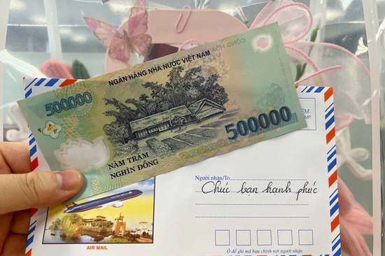 Cô dâu nói gì về việc đòi tiền mừng cưới gây tranh cãi mạng xã hội