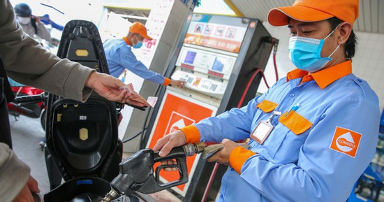 Giá xăng dầu tăng, có mặt hàng tăng gần 550 đồng/lít