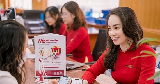 Lãi suất ngân hàng hôm nay 13/11/2025: Đua tặng lãi suất, hút tiền gửi cuối năm