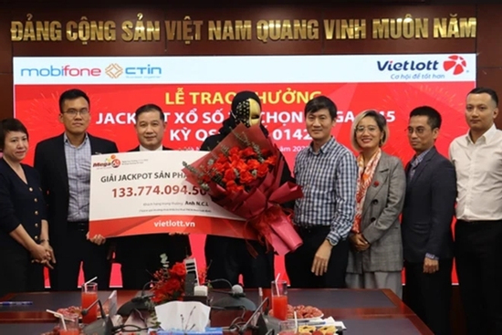 Mua một dãy số suốt 2 năm, người đàn ông Khánh Hòa trúng gần 134 tỷ đồng