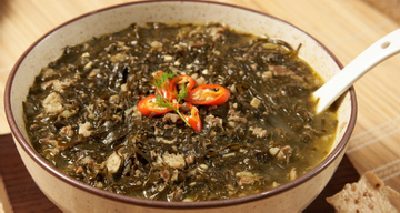 Đặc sản ‘đắng lòng’ ở Thanh Hóa: Khách nhăn mặt lúc thử, mê ngay sau vài thìa