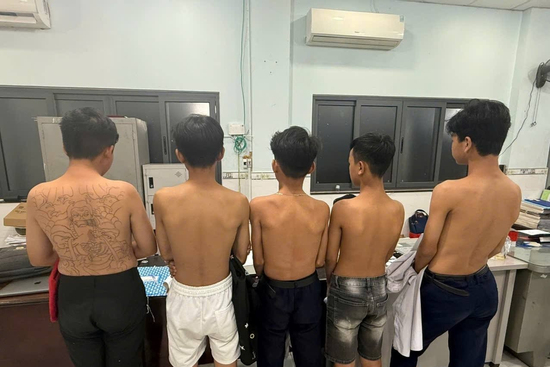 Nhóm học sinh THCS xăm trổ hẹn nhau 'giải quyết mâu thuẫn'