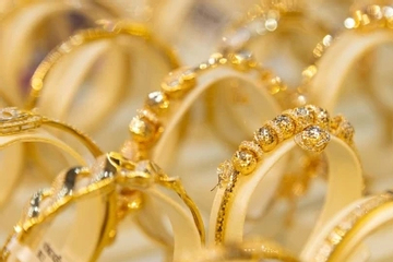 Giá vàng hôm nay 15/11: Lao dốc không phanh