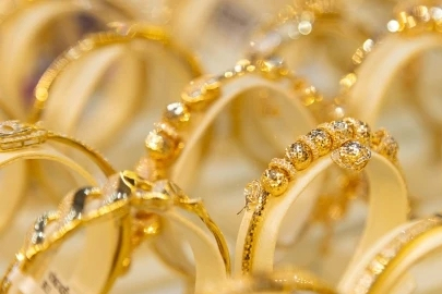 Giá vàng hôm nay 15/11: Lao dốc không phanh