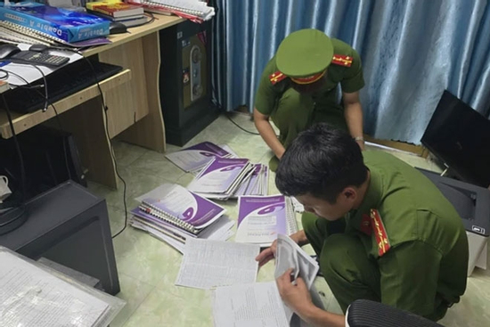 Bắt giữ 4 người trong đường dây làm giả chứng thư thẩm định giá