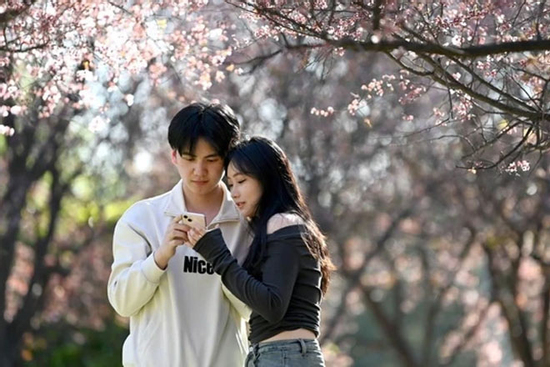 Những cặp đôi cung hoàng đạo dễ phải lòng nhau ngay từ khoảnh khắc lần đầu gặp