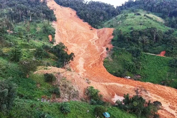 Sạt lở kinh hoàng ở Đà Nẵng, 3 người mất tích: Chưa thể tiếp cận hiện trường, xuất hiện thêm vết nứt lớn ở núi