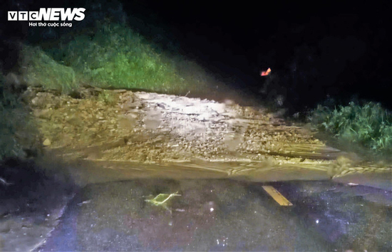 Đèo Khánh Sơn sạt lở, nhiều hộ dân ở Khánh Hòa bị cô lập