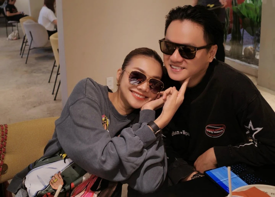 Hai năm hôn nhân của siêu mẫu Thanh Hằng và chồng nhạc trưởng nổi tiếng