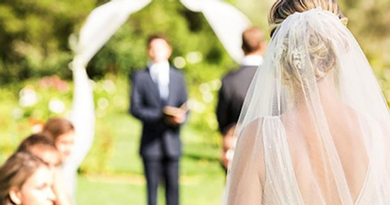 Mẹ đi lấy chồng, bố tôi nói 1 câu khiến cả hội trường bật khóc