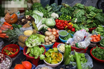 Rau dưa đắt 'khét lẹt', hơn cả thịt cá