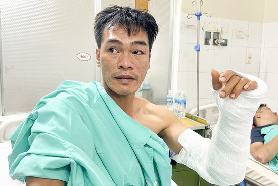 Vụ xe khách gặp nạn 6 người chết: Chuyến du lịch ám ảnh của cặp đôi mới cưới