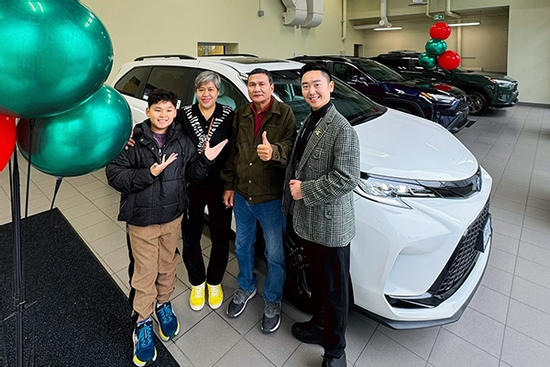 Cháu ngoại chưa chào đời, bố mẹ Hoa hậu Diễm Hương đã mua xế hộp tặng