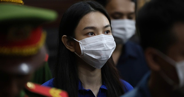 CLIP: Hoa hậu Thùy Tiên thừa nhận hành vi sai phạm trong vụ án kẹo Kera