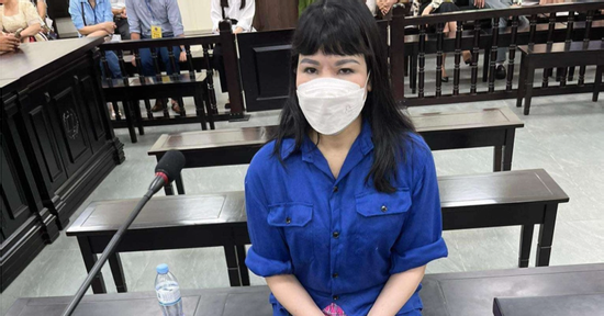 Cựu PGĐ ngân hàng chiếm đoạt 2.705 tỷ đồng, đóng dấu trộm vào sổ tiết kiệm giả