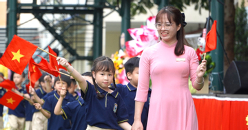 Lời chúc 20/11 cho cô giáo chủ nhiệm hay, xúc động năm 2025