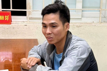 Tạm giữ tài xế lao xe tải vào cảnh sát, bỏ chạy trên nhiều tuyến phố Hà Nội