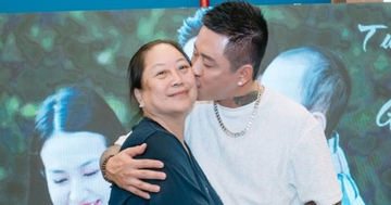 Ca sĩ Tuấn Hưng hủy 2 show diễn ở châu Âu, bay về khẩn cấp vì mẹ bệnh nặng