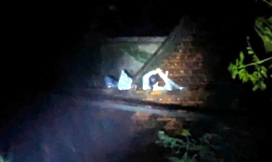 Ám ảnh những lời cầu cứu xé lòng trong đêm nước lũ ngập mái nhà ở Đắk Lắk