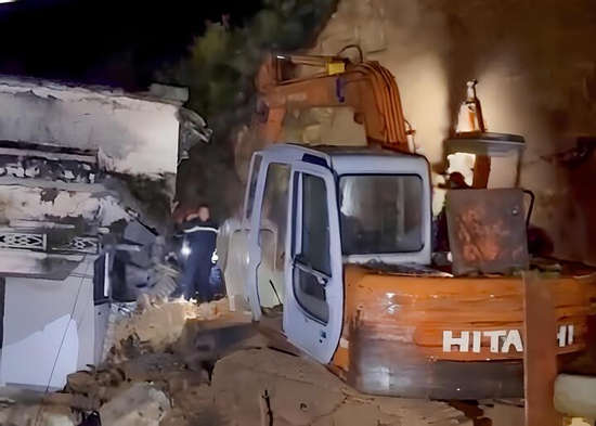 Giải cứu bé gái 8 tuổi ở Đà Lạt bị đất đá sạt lở vùi lấp