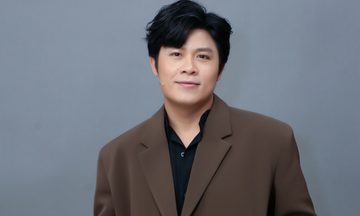 'Nhạc sĩ tỷ view' Nguyễn Văn Chung bất ngờ trúng tuyển đại học ở tuổi 42