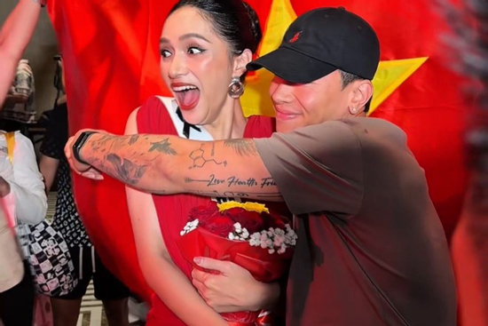 Bạn trai tin đồn nói gì khi Hương Giang 'trắng tay' tại Miss Universe 2025?