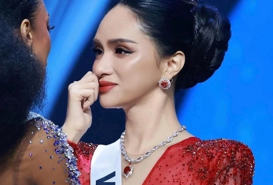 Chia sẻ xúc động của Hương Giang sau khi dừng chân tại Miss Universe 2025