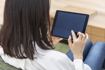 Xem trai đẹp livetream, bà nội trợ 'boa' 2,5 tỷ tiền mồ hôi nước mắt của chồng