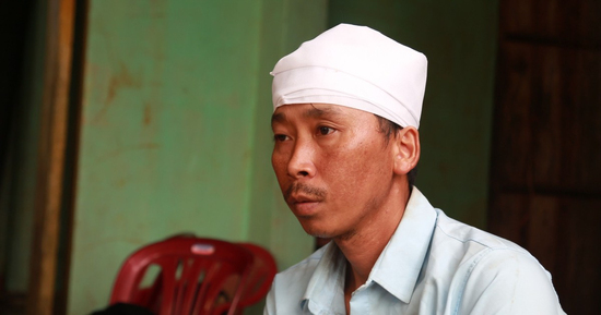 Cha chết trong lũ, con đi 3 chặng xe từ TP.HCM về quê tiễn đưa lần cuối