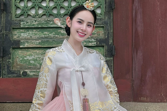 Dâu hào môn Hương Liên khoe du lịch sang chảnh sau đám cưới với ông xã CEO hơn 12 tuổi