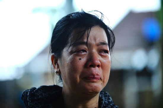 Những hình ảnh nhói lòng nơi rốn lũ Hòa Thịnh