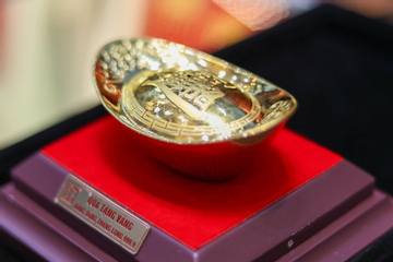 Giá vàng hôm nay 25/11: Bật tăng trở lại, vượt 4.100 USD/ounce