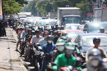 Hà Nội thí điểm cấm xe máy xăng vào 9 phường theo khung giờ từ 1/7/2026