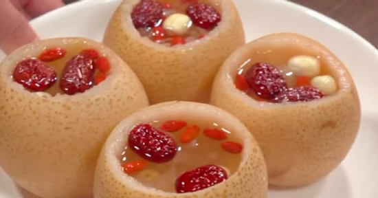 Bất ngờ với công dụng của quả lê hấp chín