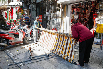 Gỡ mái che, ‘đòi’ lại vỉa hè ở Hà Nội: Nên làm đại trà luôn thay vì thí điểm