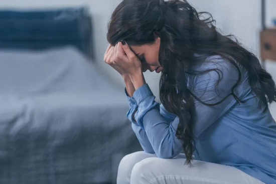 Ngày bố chồng nhập viện, thân phận thật sự của chồng được hé lộ khiến tôi sững sờ