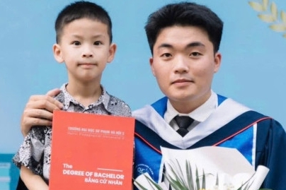 'Ông bố sinh viên' 24 tuổi và cú lội ngược dòng trở thành thủ khoa