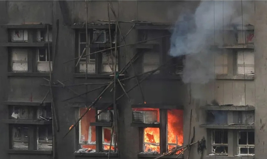 Vụ cháy chung cư ở Hong Kong (Trung Quốc): Chưa ghi nhận công dân Việt Nam bị ảnh hưởng