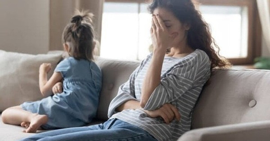 Con gái phát hiện bố ngoại tình, vợ sốc với những gì chồng làm sau đó