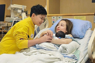 Hoa hậu Diễm Hương trải lòng sau khi sinh con: 'Đây là tấm ảnh xấu nhất của mình'