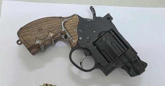 Người đàn ông bắn súng chỉ thiên tại đám cưới của chú rể 30 tuổi