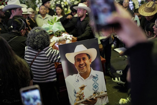 Thị trưởng ở Mexico bị bắn chết giữa lễ hội 'Ngày của Người chết'