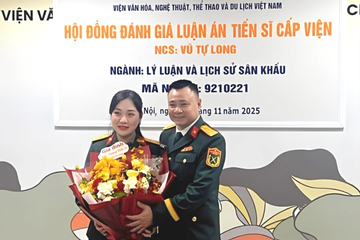 NSND Tự Long trở thành Tiến sĩ