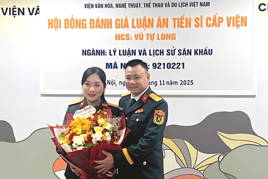 NSND Tự Long trở thành Tiến sĩ