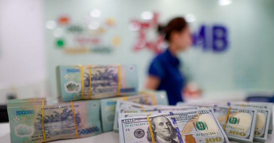 Lãi suất ngân hàng hôm nay 4/11/2025: Nhà băng mở màn tăng lãi suất tới 0,5%