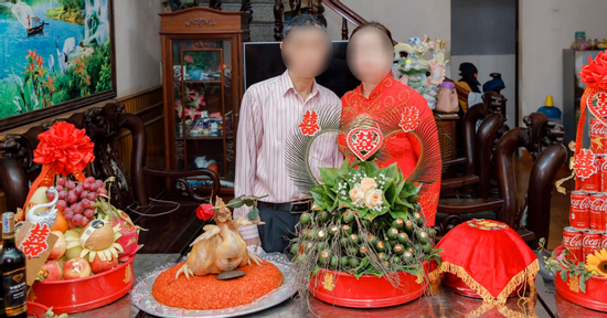 Thông gia nghèo đem sính lễ đi bán, cả họ xúc động khi biết lý do