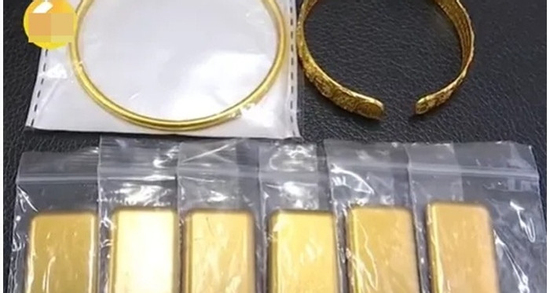 Người phụ nữ ngã quỵ khi bỏ quên túi vàng trị giá hơn 1 tỷ đồng trên xe buýt